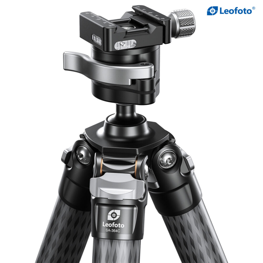 Leofoto SA-364C Tripod close-up van MA-40 geweeropname op de statiefkruin