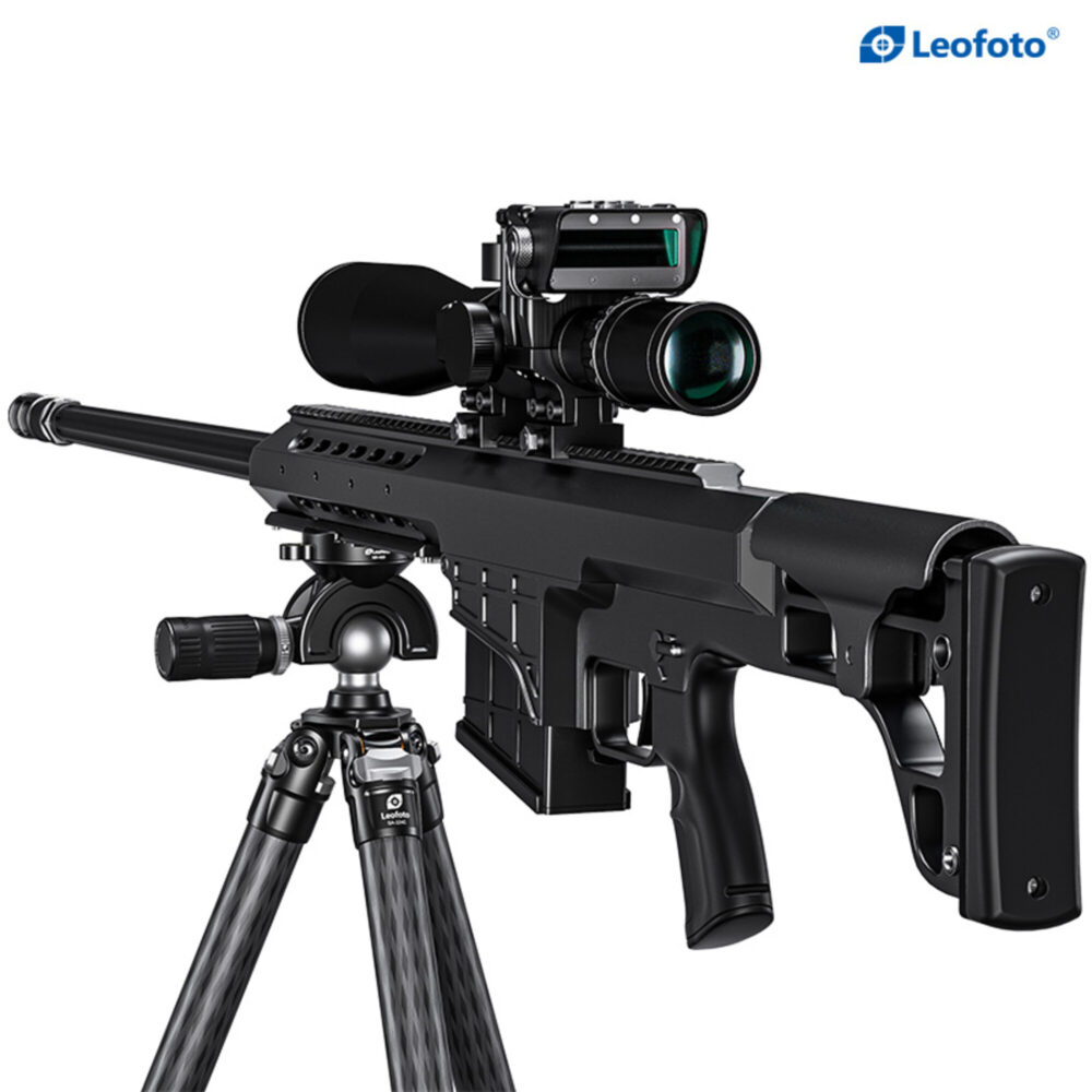 Leofoto SA-324C Tripod geweer gemonteerd op statief met kogelkop, zijaanzicht