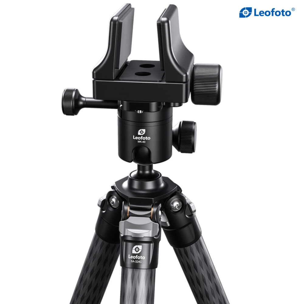 Leofoto Tripod SA-324C statief met gemonteerde kogelkop op statiefbasis, vooraanzicht