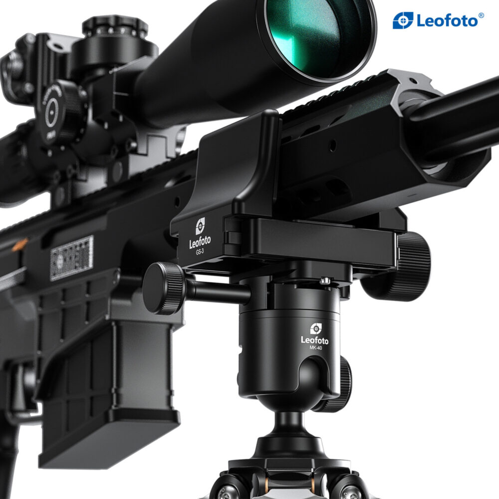 Leofoto Tripod SA-324C geweer gemonteerd op statief met GS-3 klem, detailopname