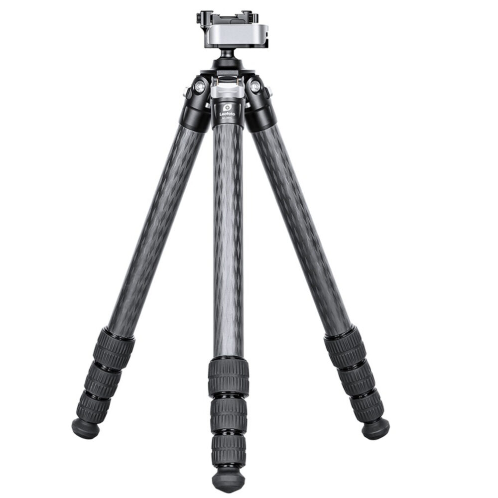 Leofoto-SA-324C-Carbon-tripod-with-rifle-mount-MA-30L Leofoto SA-324C Tripod volledig uitgeklapt carbon statief, vooraanzicht