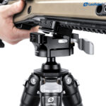 Leofoto SA-324CL Tripod bovenaanzicht van MA-30L klem met snelspanhendel en Picatinny/Arca-opname