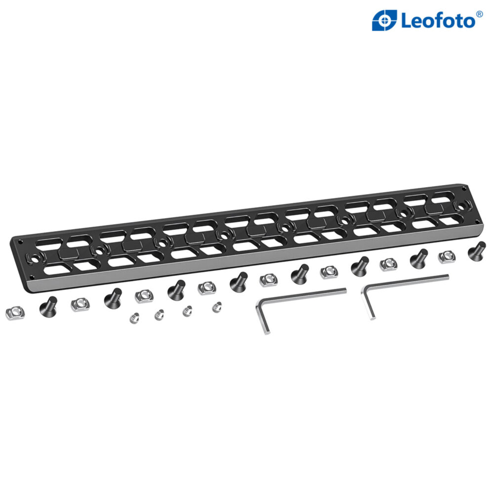 Leofoto GSP-300 Adaptersrail rail met M-Lok bevestigingsmateriaal en schroeven uitgestald