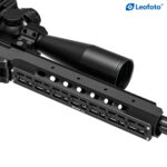 Leofoto GSP-300 Adaptersrail close-up van rail onder de handguard met Arca-Swiss profiel